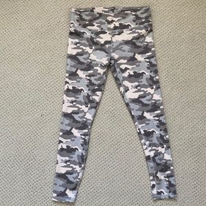 Fabletics Mid-Rise Powerhold Leggings